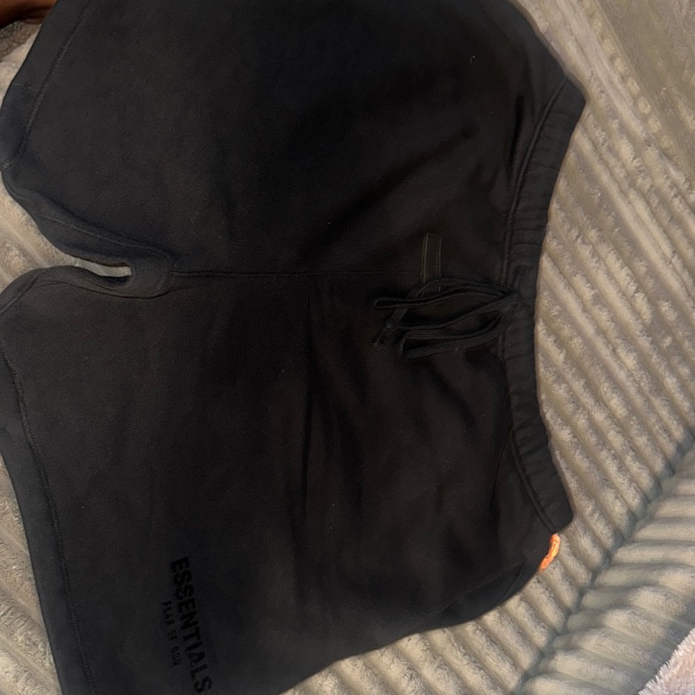 Mens essential shorts